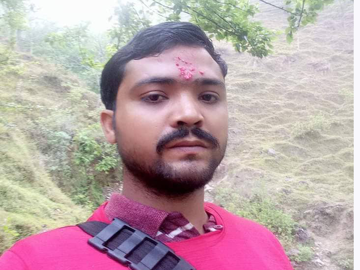 बैतडीका मनोज ६ महिनादेखि भारतमा बेपत्ता, खोजी गरिदिन परिवारको आग्रह 